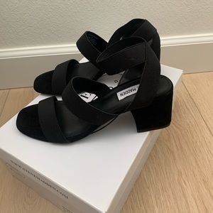 BRAND NEW Steve Madden Ingrid Black Elastic Strap Sandal